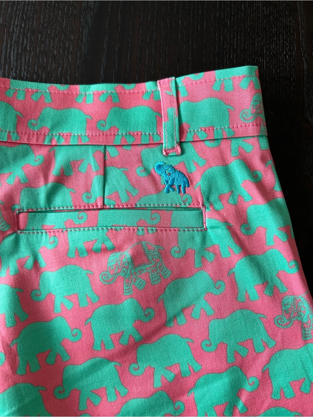 TRACY NEGOSHIAN SHORTS ELEPHANT PRINT SIZE 2 NWOT - Picture 3 of 8